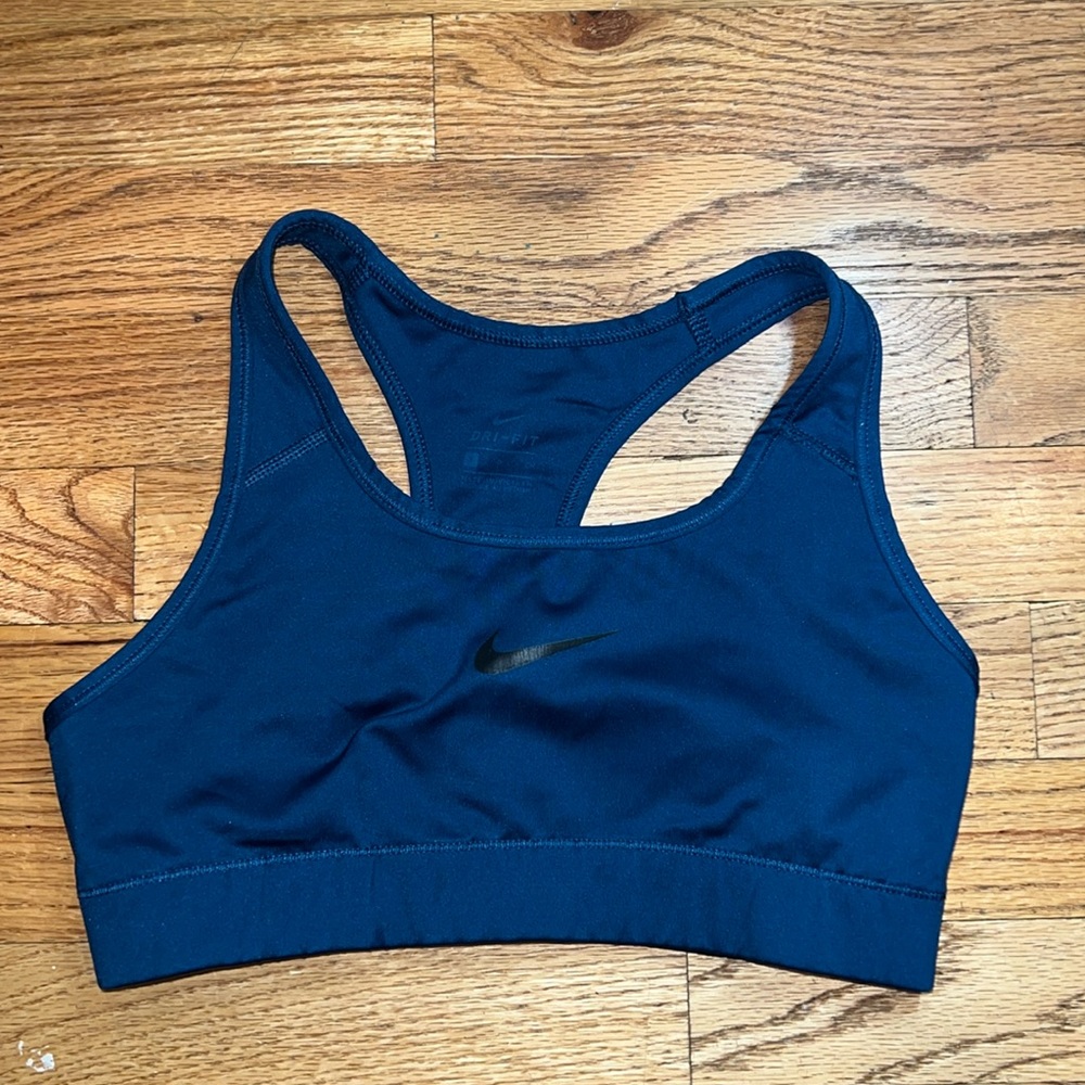 ❄️Women’s size small Nike sports‎ bra